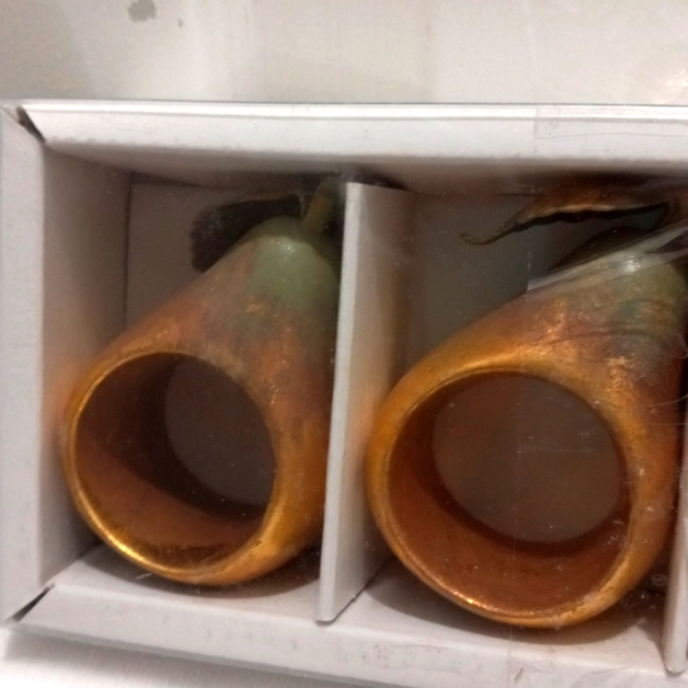 4 Pear Napkin Rings